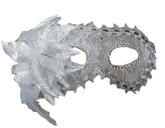 Карнавальные маски - Серебристая маска с цветком